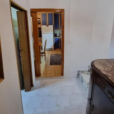 Toulas House Semesterbostad