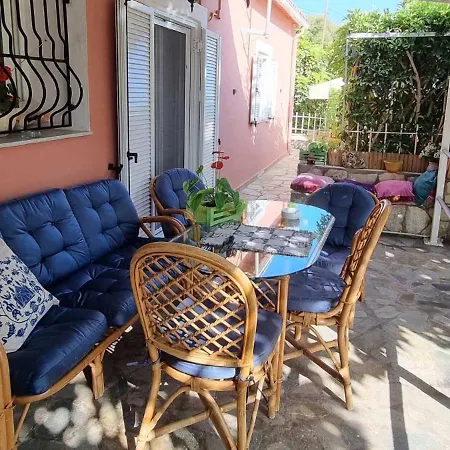 Toulas House Semesterbostad *