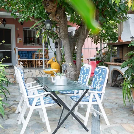 Toulas House * Divaráta