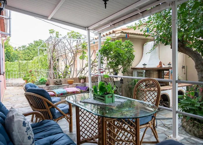 Toulas House Holiday home *