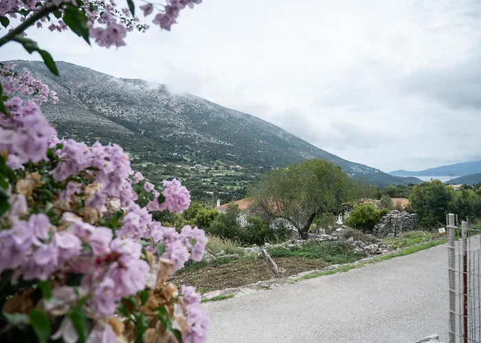 Toulas House Holiday home Divarata