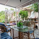 Toulas House Ferienhaus *